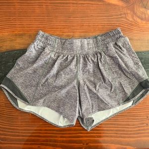 Lululemon 4” hotty hot shorts